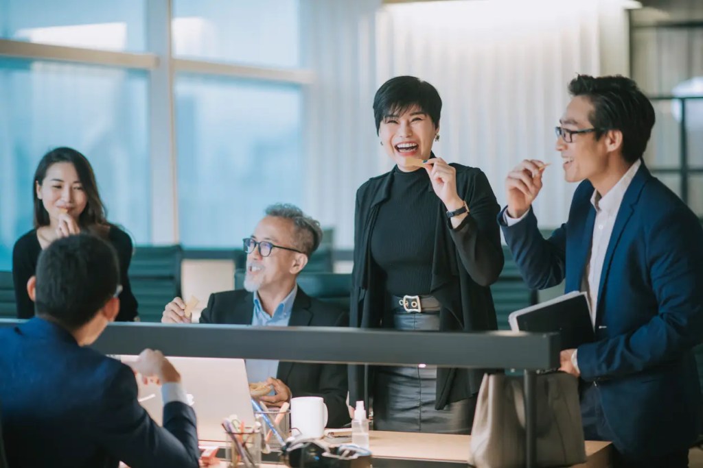 働く人が幸せかどうか